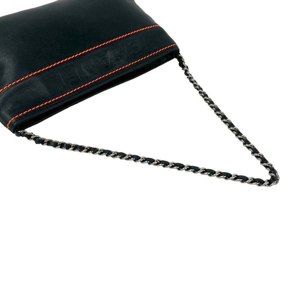 CHANEL Vintage Black Lambskin Leather Shoulder Bag - Picture 4 of 9